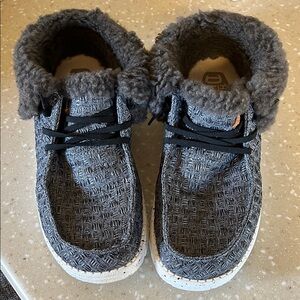 Hey Dude Wendy Fold Stitch cozy shoe- size 8